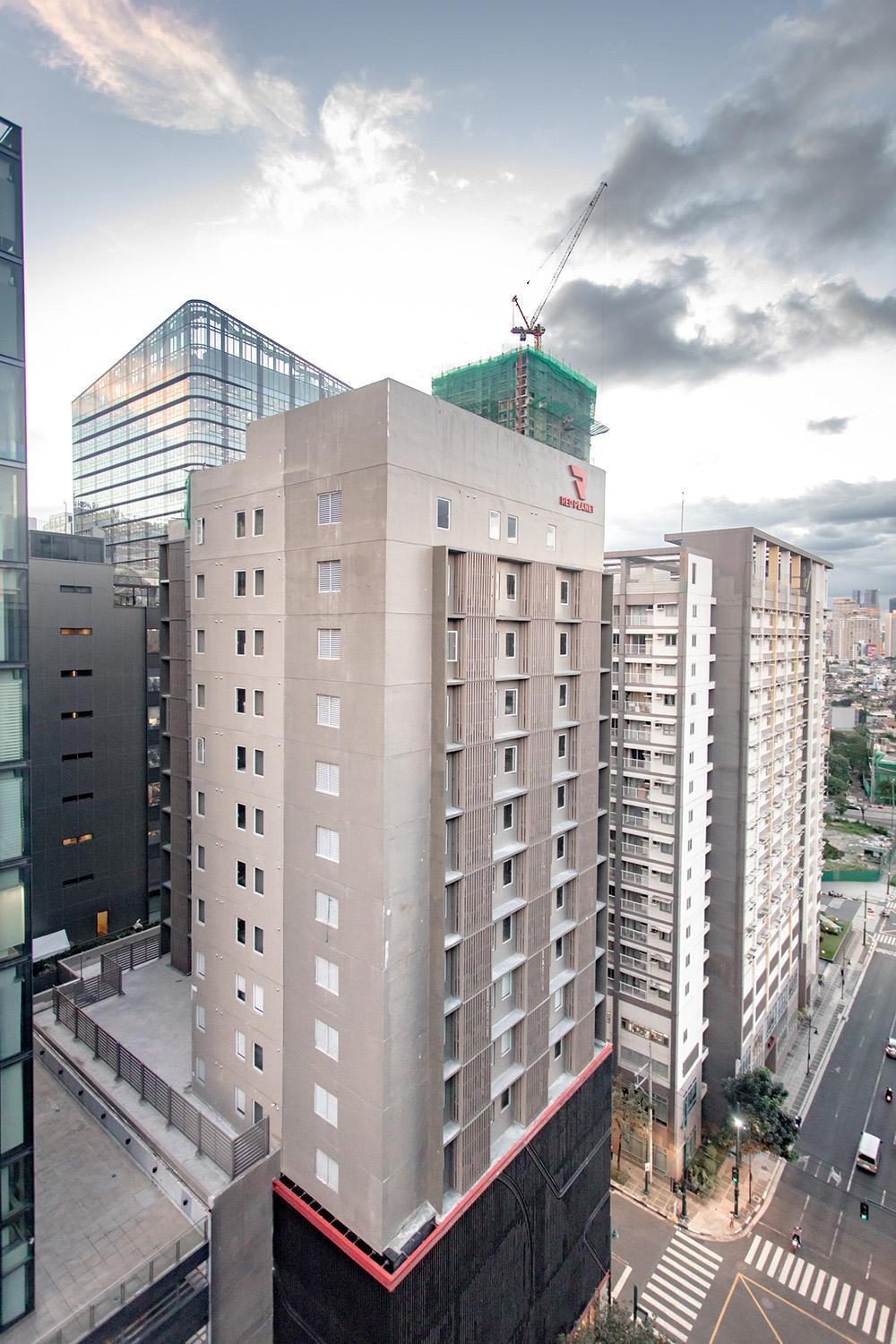Red Planet Bgc The Fort Taguig Exterior photo
